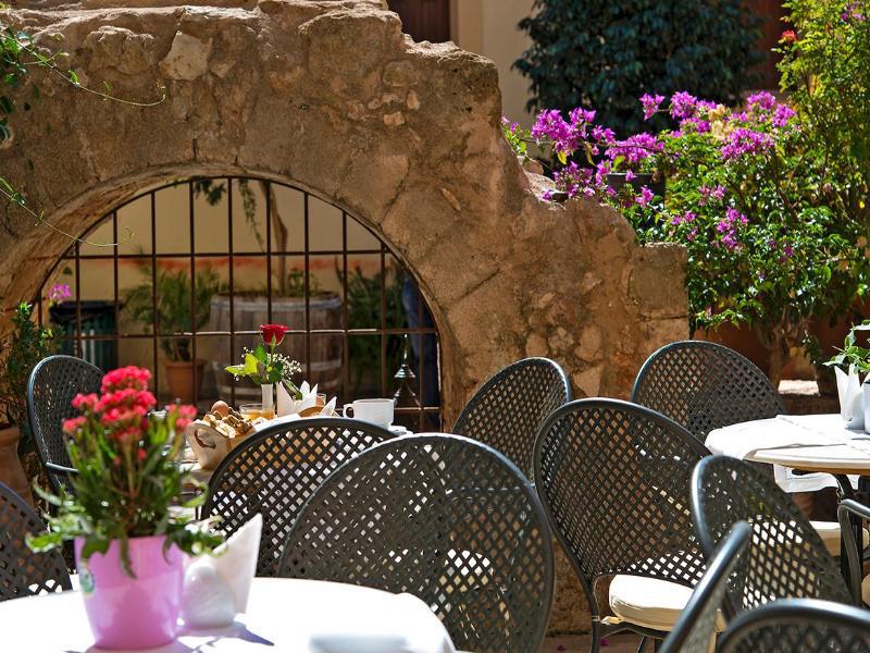 Ionas Boutique Hotel ハニア エクステリア 写真