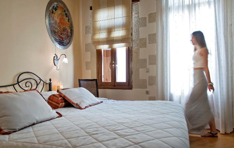 Ionas Boutique Hotel ハニア エクステリア 写真
